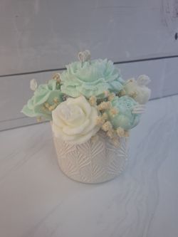 Mini ramo en tonos menta con corazón de cera