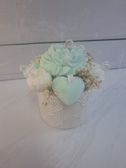 Mini ramo en tonos menta con corazón de cera
