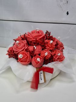 Ramo de velas artesanales con forma de flores