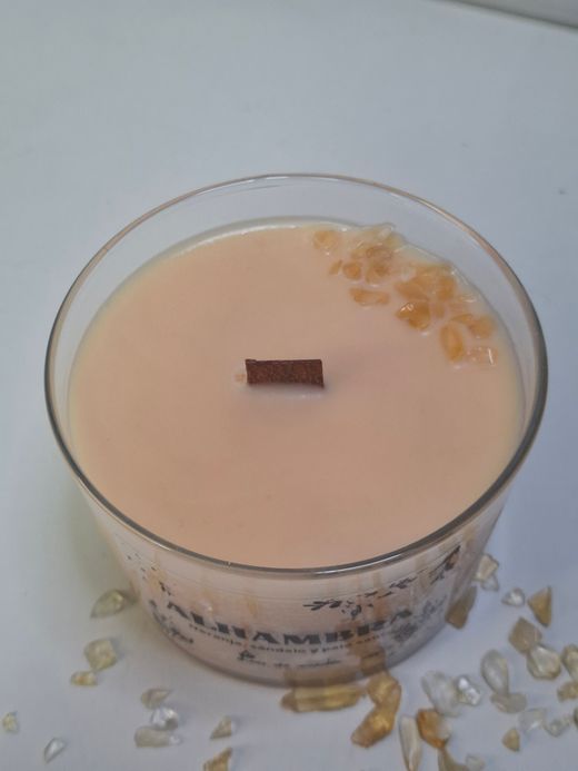 Vela de soja Alhambra con mecha de madera y citrino | Aroma naranja, sándalo y palo santo