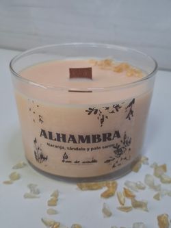 Vela de soja Alhambra con mecha de madera y citrino | Aroma naranja, sándalo y palo santo