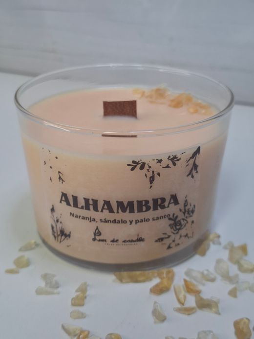 Vela de soja Alhambra con mecha de madera y citrino | Aroma naranja, sándalo y palo santo
