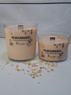 Vela de soja Alhambra con mecha de madera y citrino | Aroma naranja, sándalo y palo santo