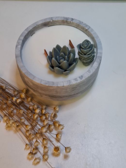 Vela artesanal de cera de soja 100% natural en recipiente de resina ecológica – Hecha a mano 🖤🌿