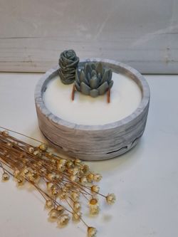 Vela artesanal de cera de soja 100% natural en recipiente de resina ecológica – Hecha a mano 🖤🌿
