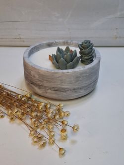 Vela artesanal de cera de soja 100% natural en recipiente de resina ecológica – Hecha a mano 🖤🌿