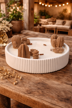 Vela aromática artesanal XL en recipiente blanco rayado