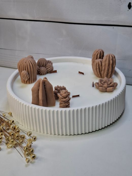 Vela aromática artesanal XL en recipiente blanco rayado