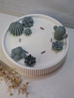 Vela aromática artesanal XL en recipiente blanco rayado