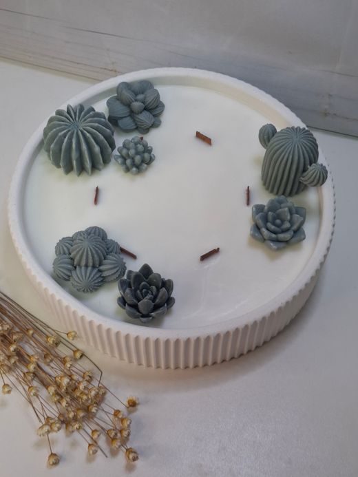 Vela aromática artesanal XL en recipiente blanco rayado