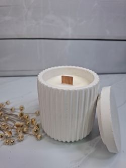 Vela Artesanal de Cera de Soja en Resina Ecológica Blanca | Luz de Candle l Vaso blanco