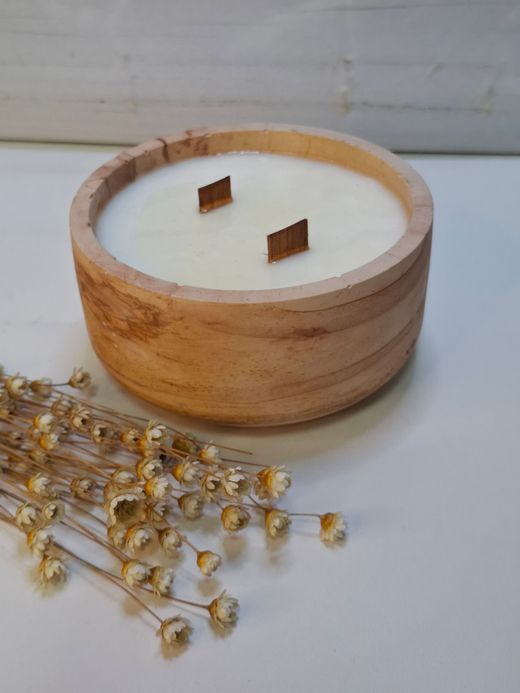 Vela Artesanal de Cera de Soja Ecológica en Recipiente de Resina Color Terracota