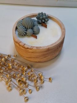 Vela Artesanal de Cera de Soja Ecológica en Recipiente de Resina Color Terracota