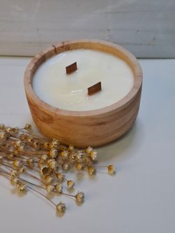 Vela Artesanal de Cera de Soja Ecológica en Recipiente de Resina Color Terracota