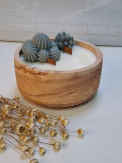 Vela Artesanal de Cera de Soja Ecológica en Recipiente de Resina Color Terracota