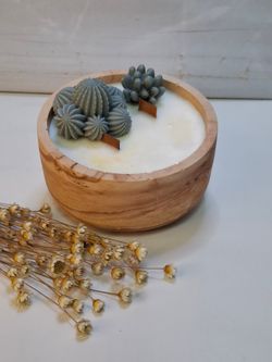 Vela Artesanal de Cera de Soja Ecológica en Recipiente de Resina Color Terracota