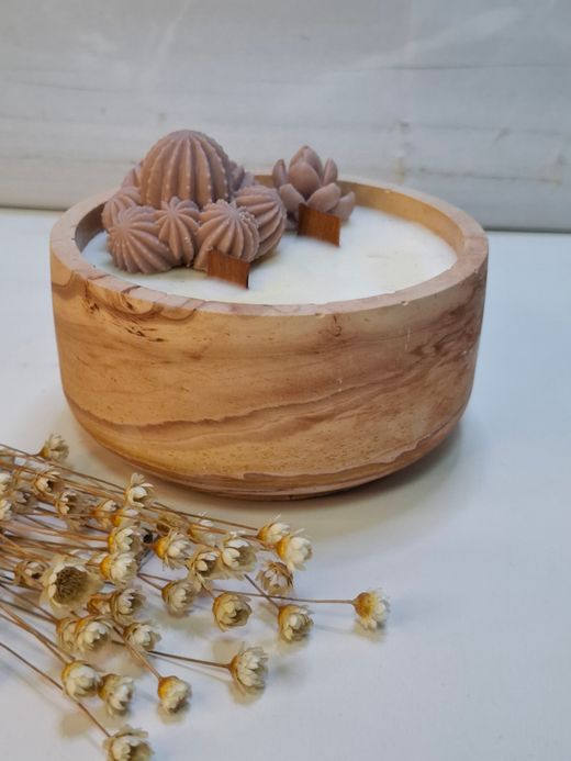 Vela Artesanal de Cera de Soja Ecológica en Recipiente de Resina Color Terracota