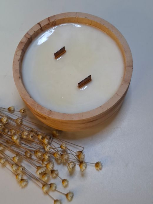 Vela Artesanal de Cera de Soja Ecológica en Recipiente de Resina Color Terracota