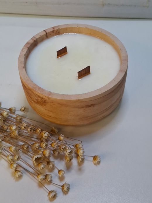 Vela Artesanal de Cera de Soja Ecológica en Recipiente de Resina Color Terracota