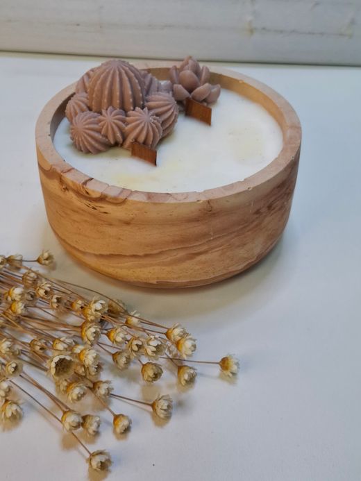 Vela Artesanal de Cera de Soja Ecológica en Recipiente de Resina Color Terracota