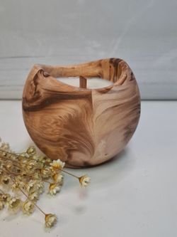 Vela Artesanal de Cera de Soja Natural en Recipiente de Resina Ecológica Color Terracota – Hecha a Mano