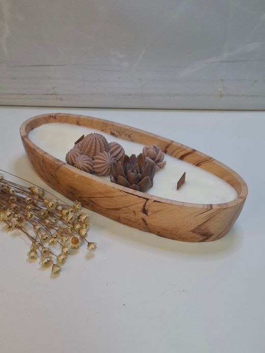 Vela artesanal de cera de soja natural en recipiente de resina ecológica terracota