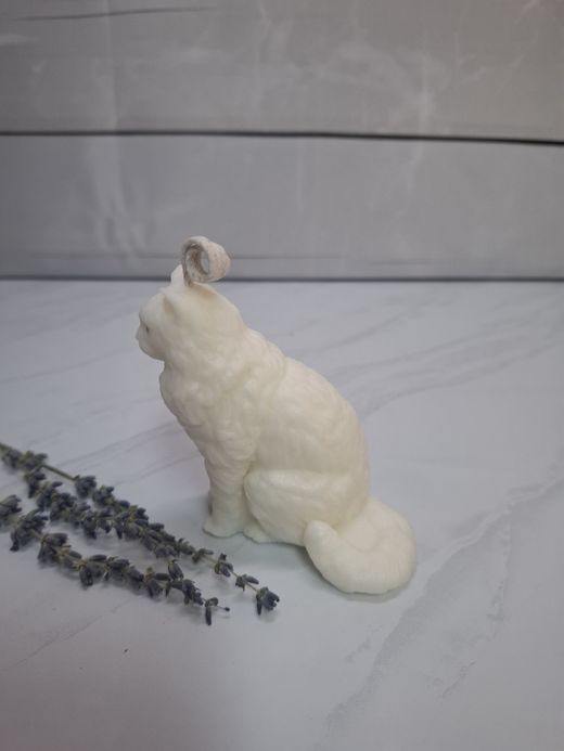 Vela decorativa artesanal con forma de gato blanco