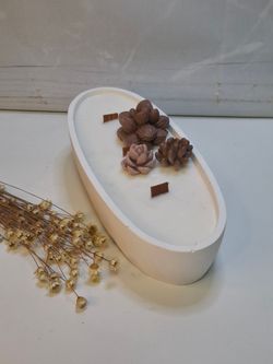 Vela artesanal Ovalada blanca con Mechas de Madera  | Luz de Candle