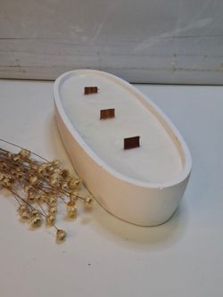 Vela artesanal Ovalada blanca con Mechas de Madera  | Luz de Candle