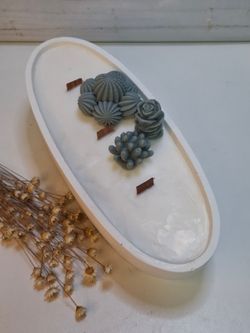 Vela artesanal Ovalada blanca con Mechas de Madera  | Luz de Candle