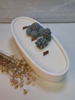 Vela artesanal Ovalada blanca con Mechas de Madera  | Luz de Candle