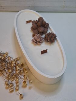 Vela artesanal Ovalada blanca con Mechas de Madera  | Luz de Candle