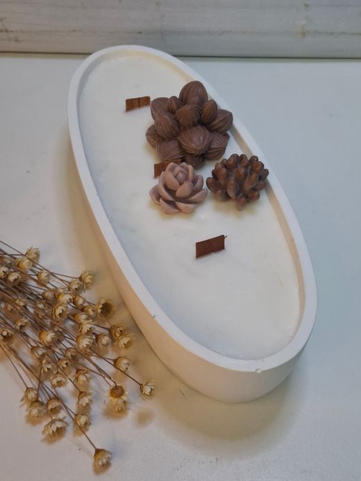 Vela artesanal Ovalada blanca con Mechas de Madera  | Luz de Candle