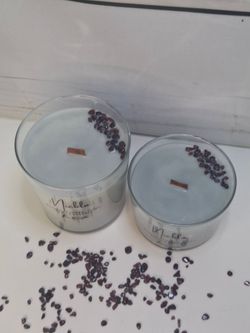 Vela de soja Niebla con mecha de madera | Cedro, ylang-ylang, sándalo y granate
