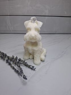 Vela decorativa en forma de perro schnauzer
