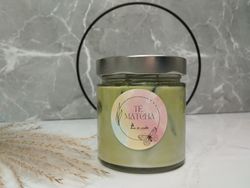 Vela decorativa "té matcha" con cubitos en tarro de cristal con tapa metálica