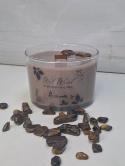 Vela de soja Wet Wood con mecha de madera | Bergamota, ylang-ylang y ojo de tigre