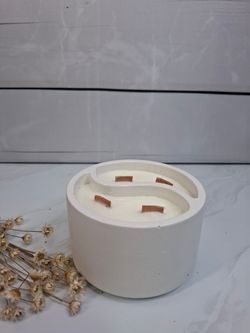 Vela Ying Yang blanca minimalista
