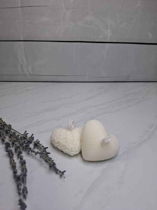 Velas decorativas en forma de corazón blanco